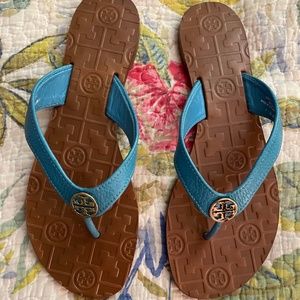 TORY BURCH THORA 8 Aqua Tumbled Leather flip flops